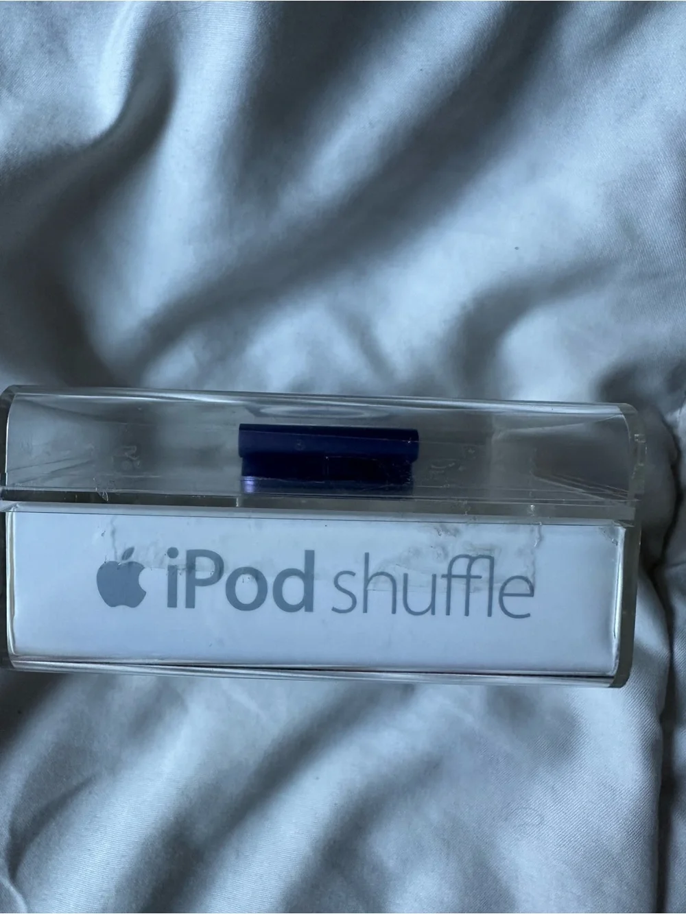 Apple iPod Shuffle Purple with White Click Wheel